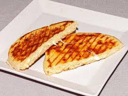 Kaşarlı bazlama tost 